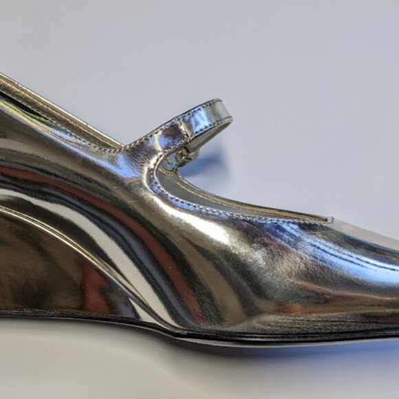 Chanel Light Gold Leather Heels (36.5) - Picture 11 of 12